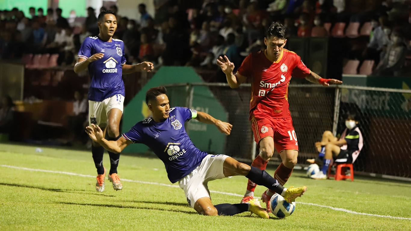 Phnom Penh Crown FC a X: 